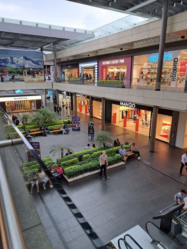Centre commercial a ganhi
